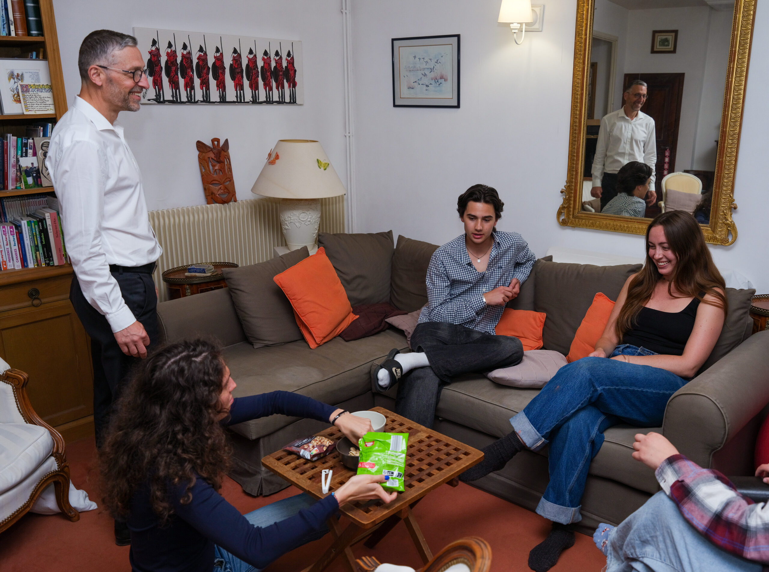 Students during a meal with their host family in Aix-en-Provence.